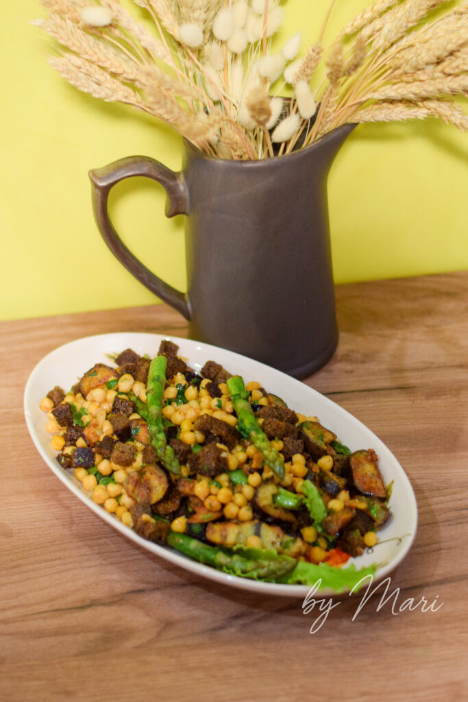 Π‘Π°Π»Π°Ρ Ρ Π±Π°ΠΊΠ»Π°ΠΆΠ°Π½Π°ΠΌΠΈ ΠΈ Π½ΡΡΠΎΠΌ ΠΊΡΡΠΏΠ½ΡΠΌ ΠΏΠ»Π°Π½ΠΎΠΌ