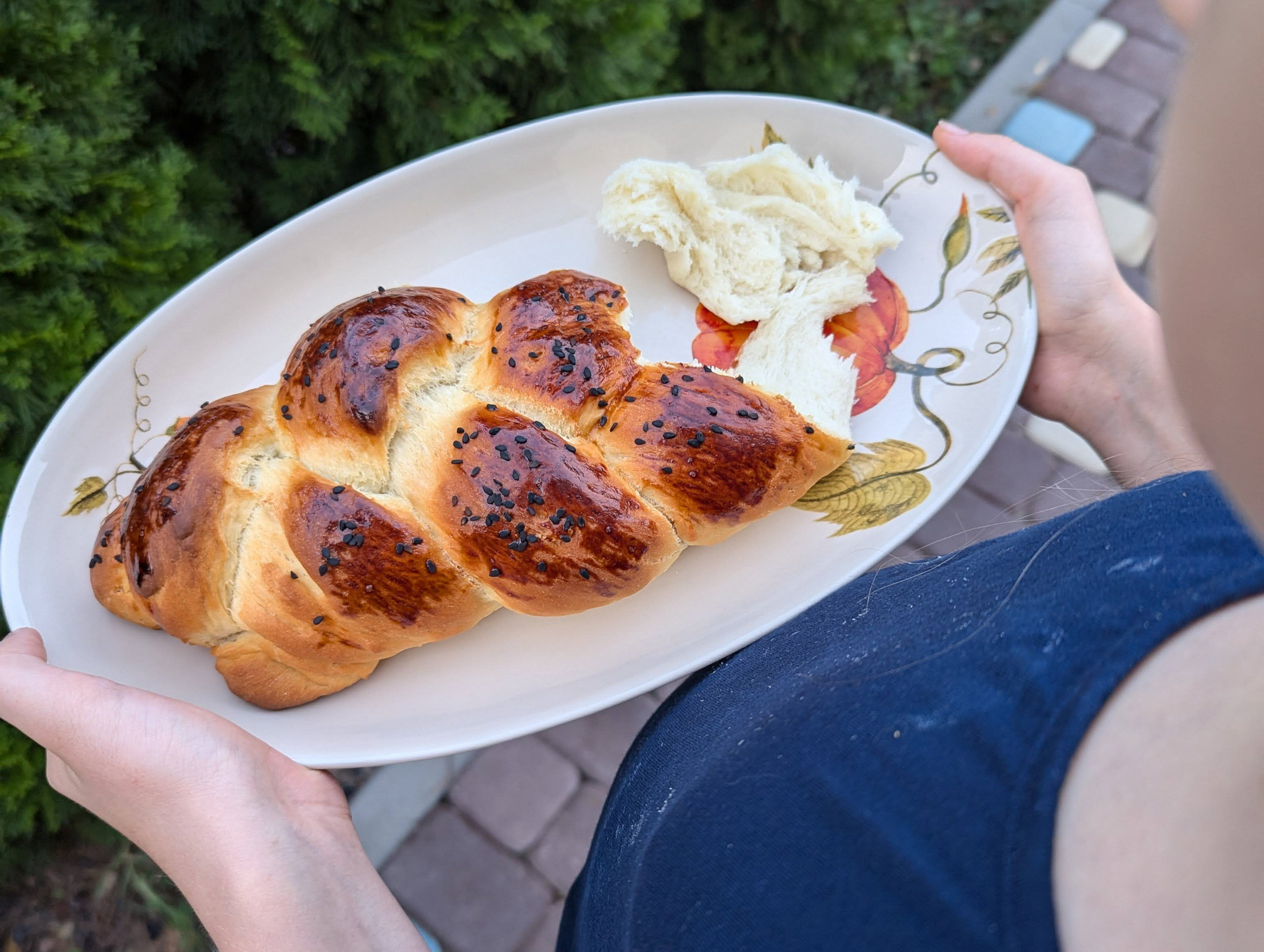 Плетёная хала с золотистой корочкой