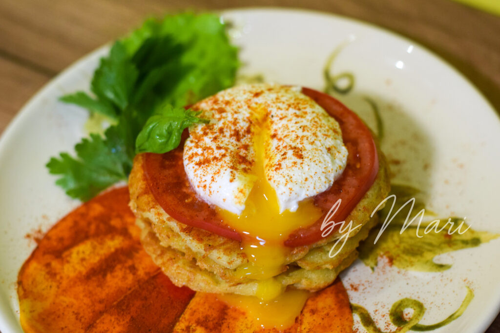 яйцо пашот и драники
