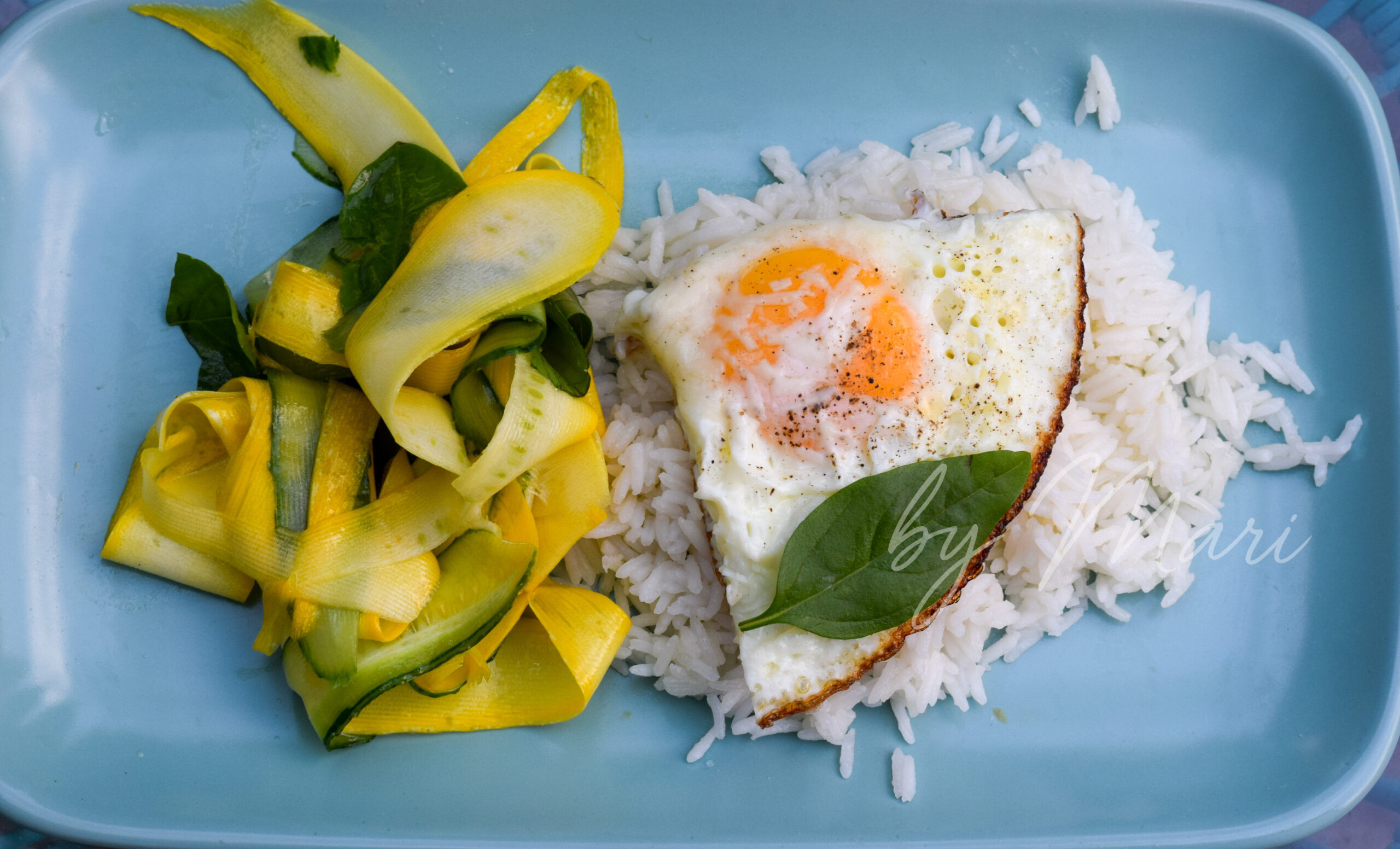 рис с яйцом