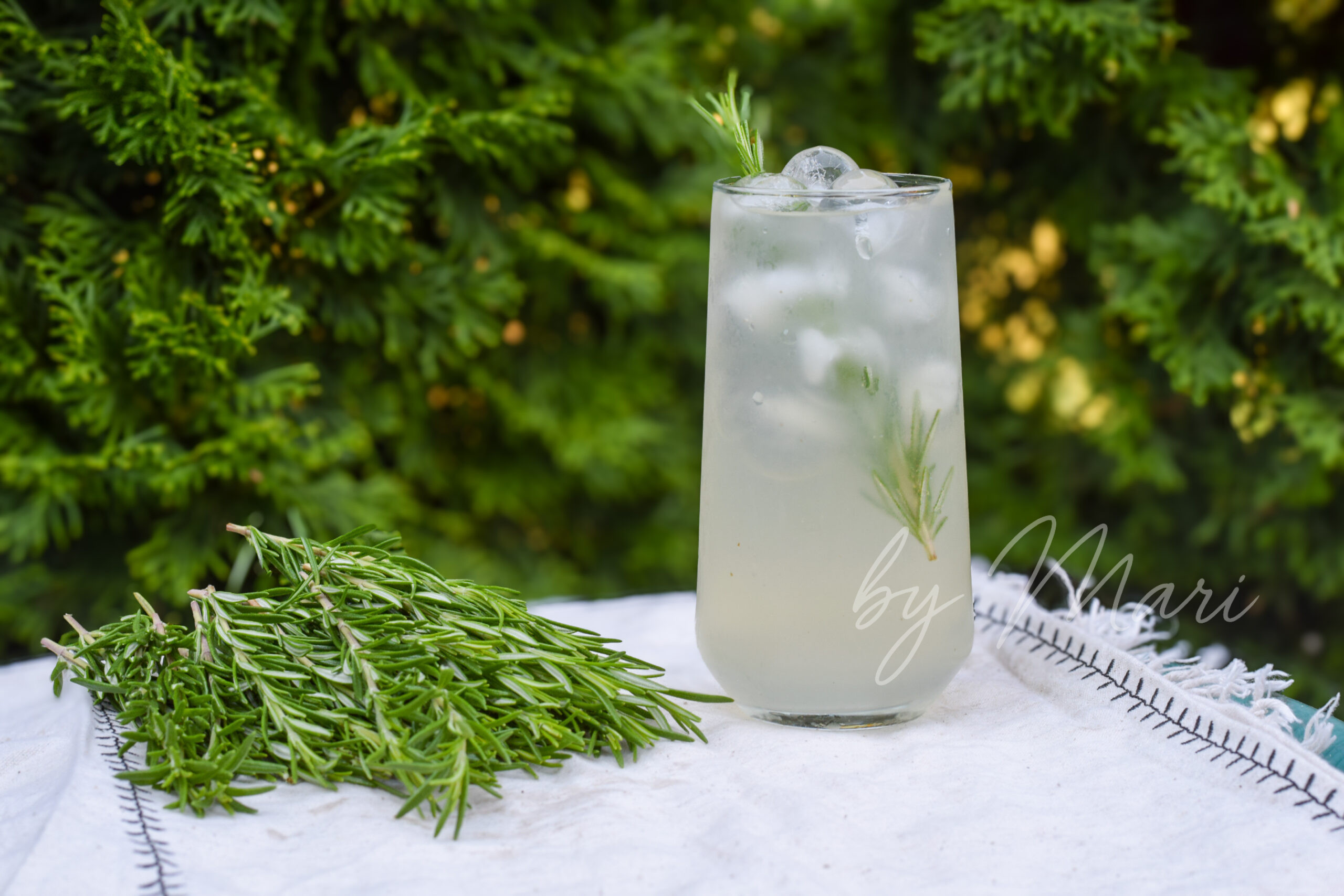 Стакан с лимонадом