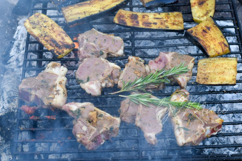 Баранина на костре с овощами
