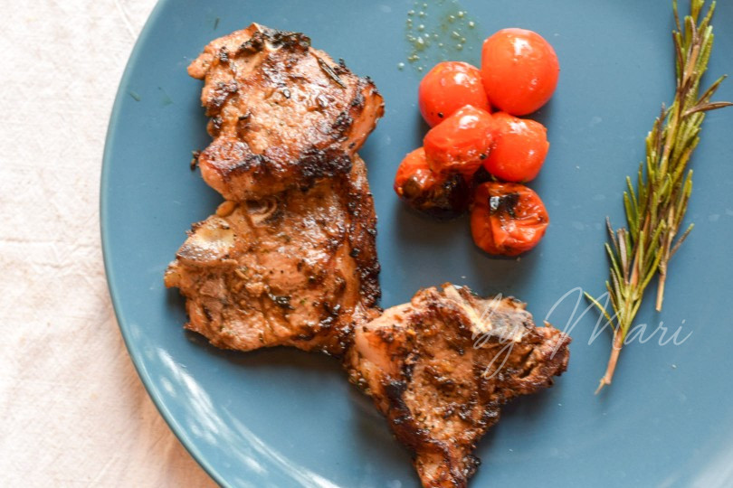 приятного аппетита, баранина на костре готова