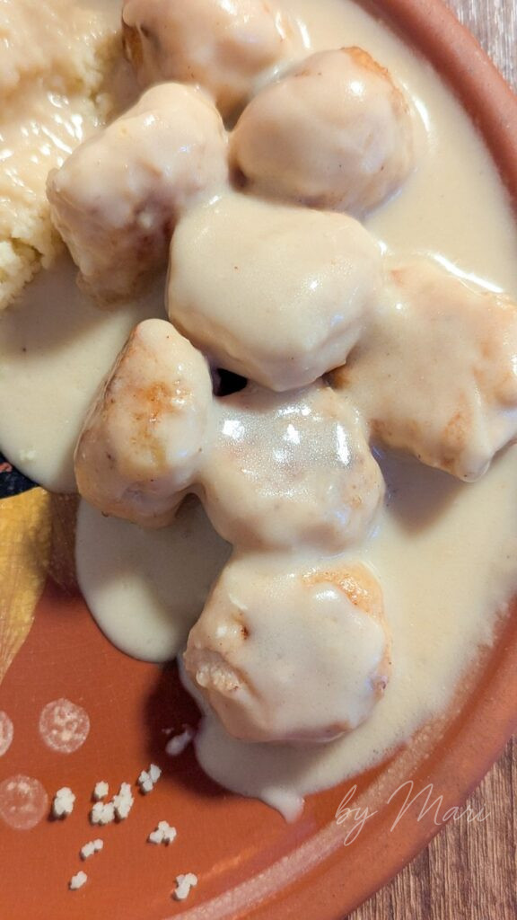 фрикадельки в соусе