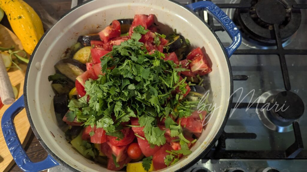 процесс приготовления рагу овощного