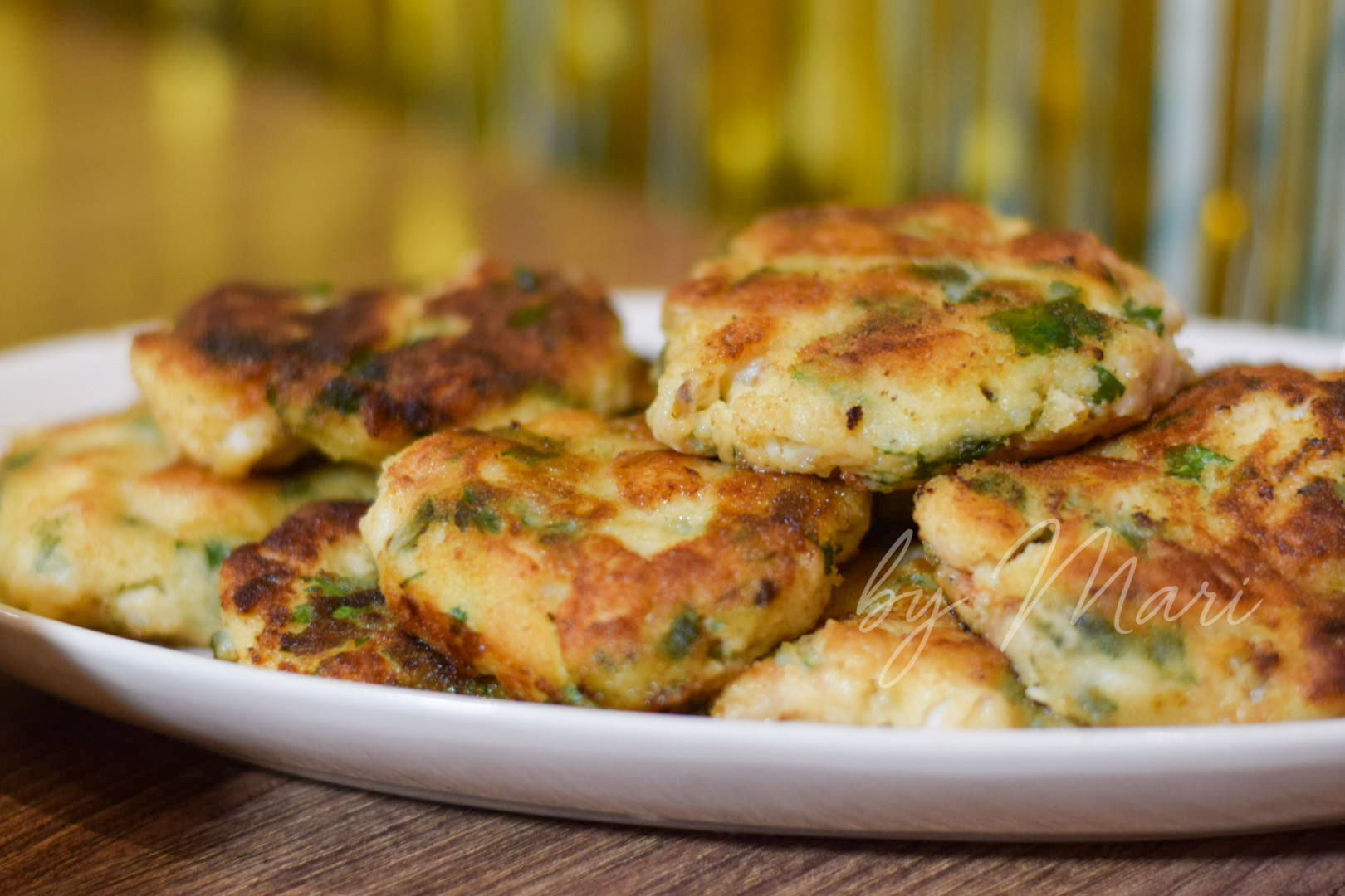 Рыбные котлеты из минтая в сухарях