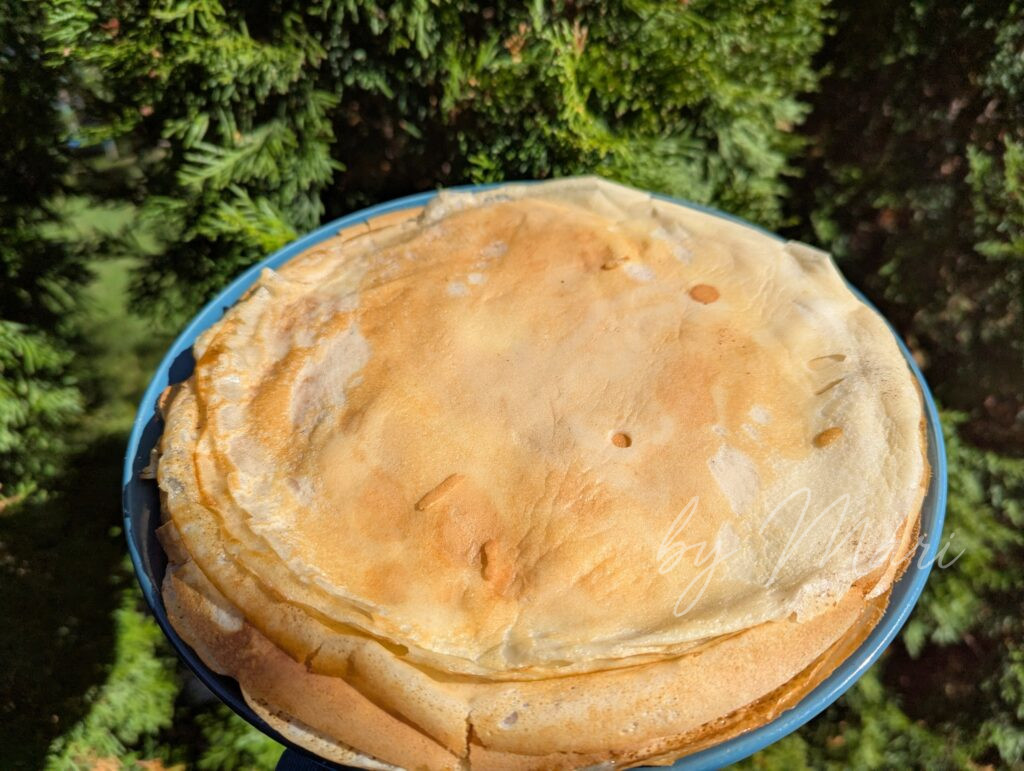 тонкие блины на сковороде