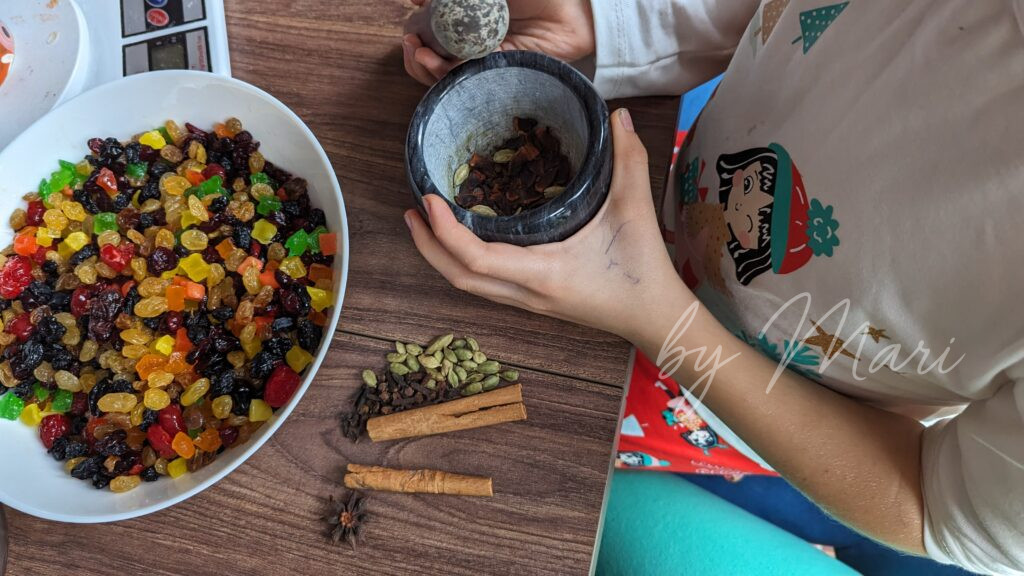 готовим специи для штоллена